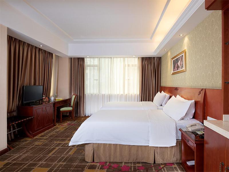 Vienna Hotel Dongguan Hou Street Wanda Plaza ภายนอก รูปภาพ