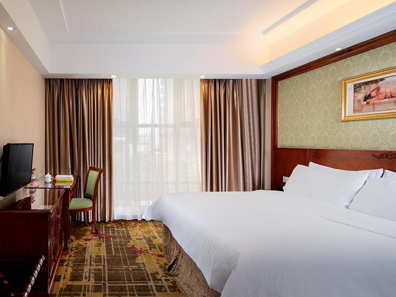 Vienna Hotel Dongguan Hou Street Wanda Plaza ภายนอก รูปภาพ