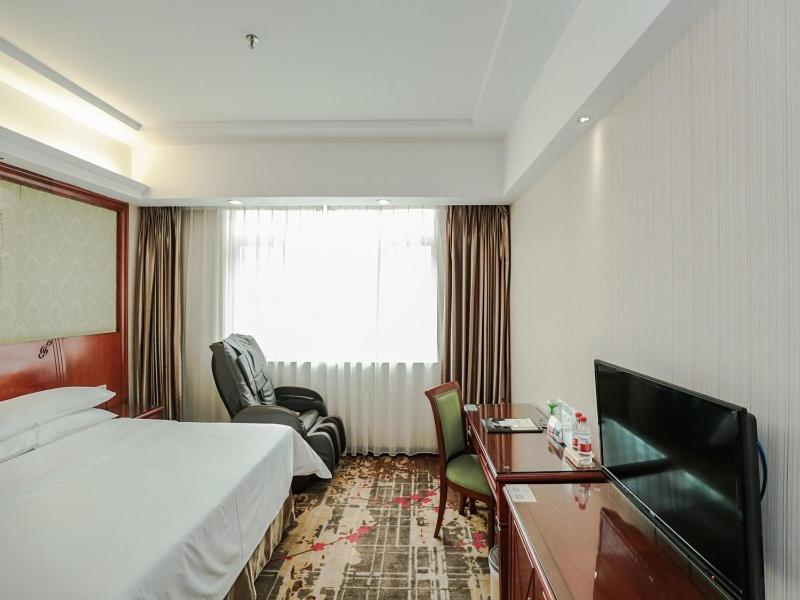 Vienna Hotel Dongguan Hou Street Wanda Plaza ภายนอก รูปภาพ