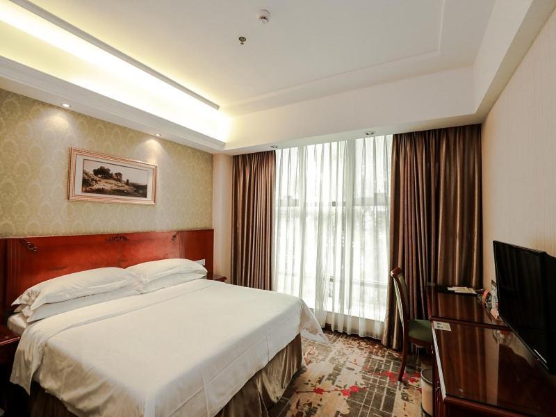Vienna Hotel Dongguan Hou Street Wanda Plaza ภายนอก รูปภาพ