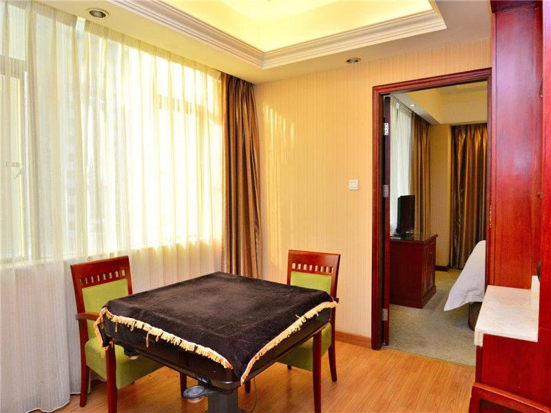 Vienna Hotel Dongguan Hou Street Wanda Plaza ภายนอก รูปภาพ