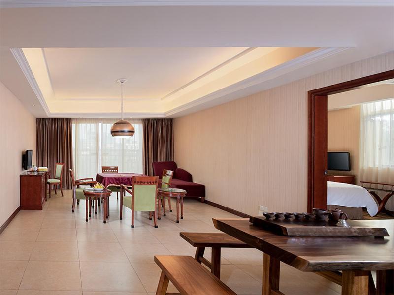 Vienna Hotel Dongguan Hou Street Wanda Plaza ภายนอก รูปภาพ