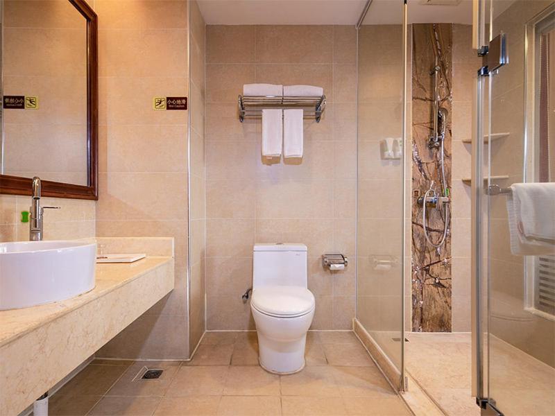 Vienna Hotel Dongguan Hou Street Wanda Plaza ภายนอก รูปภาพ